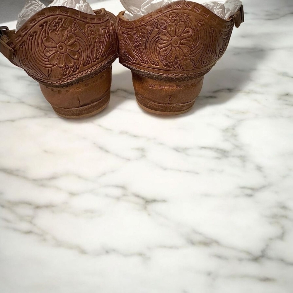 Anthropologie Jasper & Jeera Rhinestone Embellished Thong Sandals - EU 37 - NWOT - Picture 4 of 4
